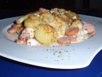 Rezept: Maultaschen-Auflauf mit einer Kartoffel-Käse-Haube Maultaschen-Auflauf mit einer Kartoffel-Käse-Haube - Rezept