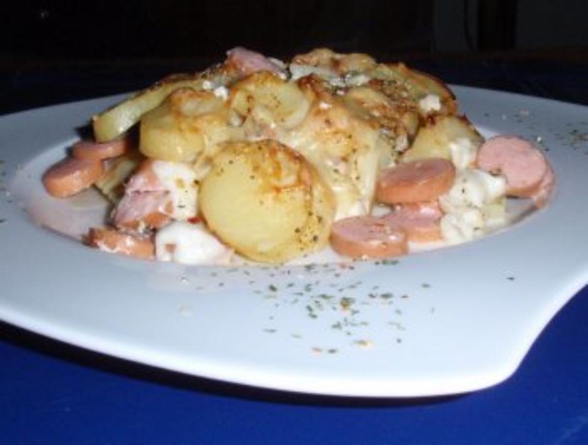Maultaschen-Auflauf mit einer Kartoffel-Käse-Haube - Rezept - kochbar.de