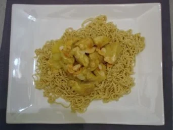 Rezept: Hähnchencurry mit Ananas und Mie-Nudeln Hähnchencurry mit Ananas und Mie-Nudeln - Rezept