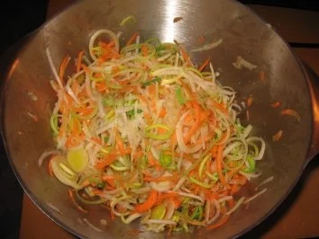 Wildlachs auf Gemüse-Juliennebett - Rezept - Bild Nr. 2