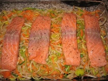 Wildlachs auf Gemüse-Juliennebett - Rezept - Bild Nr. 3