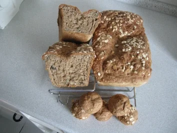 selbstgebackeneRoggenmischbrot mit Körner und Mandeln  ( abgewandelte Form) - Rezept - Bild Nr. 4