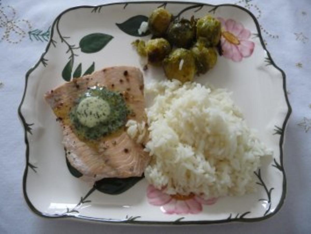 Fisch Lachs Und Krauterbutter Mit Reis Und Rosenkohl Rezept Kochbar De