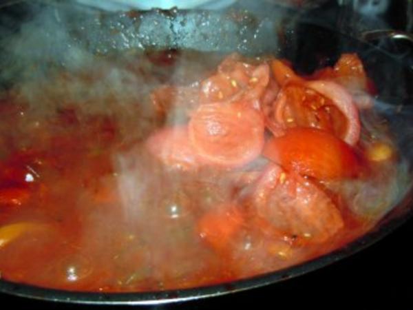 Überbackene Hackbällchen auf Paprika-Tomaten-Gemüse - Rezept - kochbar.de