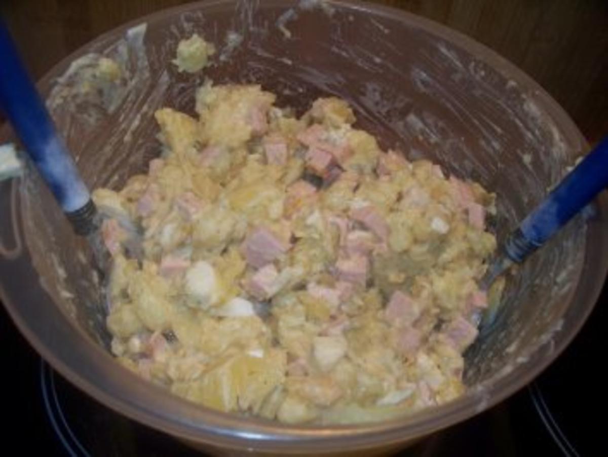 Kartoffelsalat mit Mayonnaise (Preußischer Kartoffelsalat) - Rezept
