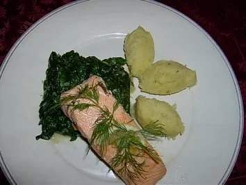 Lachsfilet mit Kartoffel-Lauchstampf und Spinat - Rezept