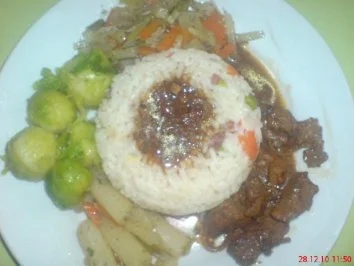 Wildschweingulasch mit Gemüsereis - Rezept