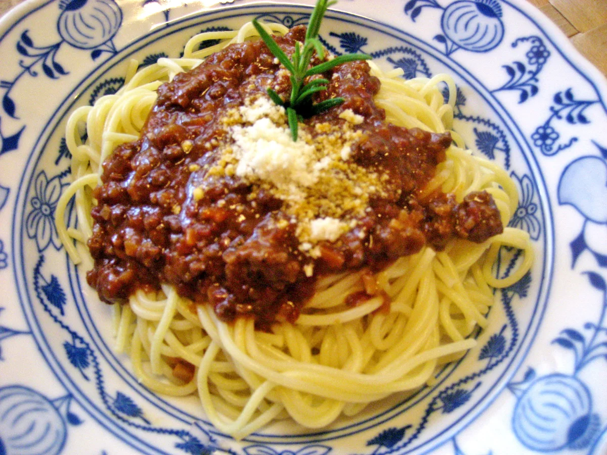 Nudeln mit Hackfleischsoße - - Rezept - Bild Nr. 4