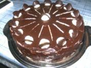 Buttercremtorte  in einer Schoko-Haube - Rezept