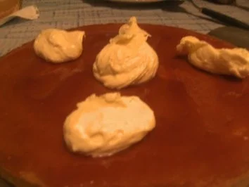 Buttercremtorte  in einer Schoko-Haube - Rezept - Bild Nr. 5