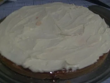 Buttercremtorte  in einer Schoko-Haube - Rezept - Bild Nr. 6