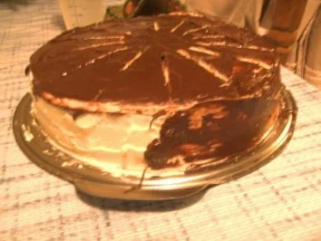 Buttercremtorte  in einer Schoko-Haube - Rezept - Bild Nr. 11