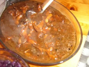 Rehkeule gefüllt im Speckmantel mit Apfelrotkohl - Rezept - Bild Nr. 10