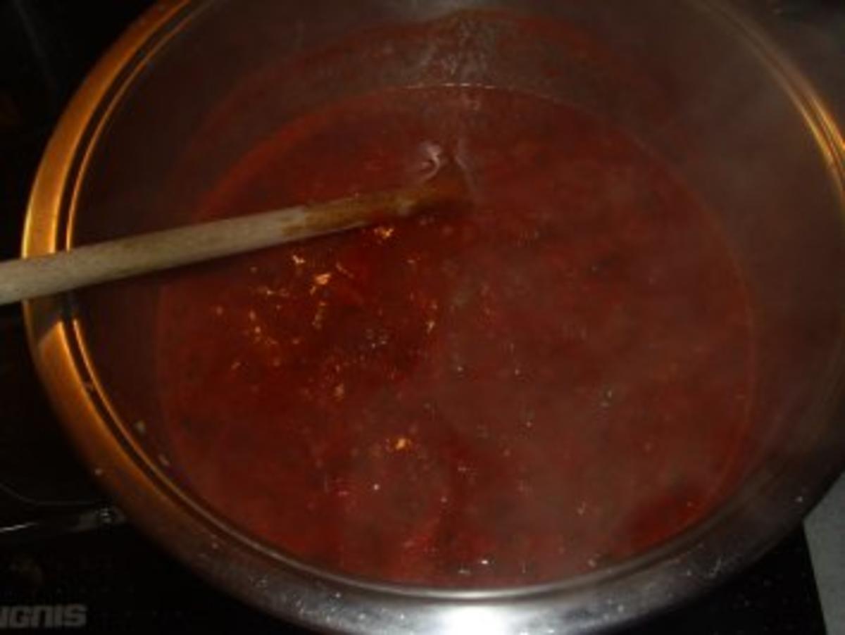 Suppen: Tomatensuppe mit Häubchen - Rezept - Bild Nr. 3