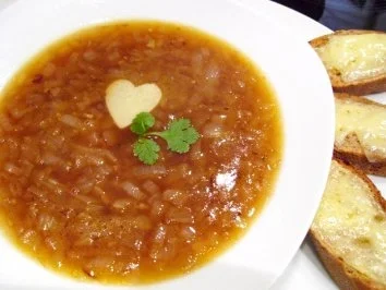 Rezept: Suppe: Zwiebelsuppe Lämmchen Suppe: Zwiebelsuppe Lämmchen - Rezept