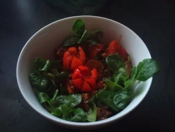 Rezept: Feldsalat mit Hänchenbruststreifen Bild Nr. 4 Feldsalat mit Hänchenbruststreifen - Rezept - Bild Nr. 4