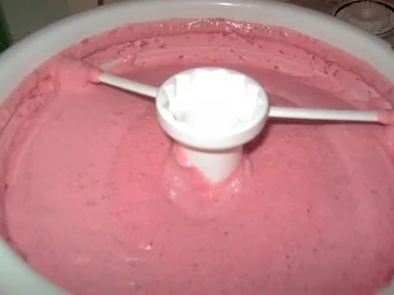 Erdbeer-Sahne-Eis - Rezept - Bild Nr. 7