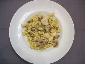 Spirelli mit Hähnchen-Pilz-Soße - Rezept - Bild Nr. 2
