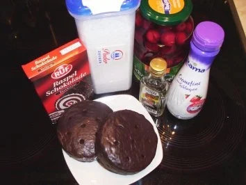 Rezept: Desserts: Schwarzwaldbecher Bild Nr. 2 Desserts: Schwarzwaldbecher - Rezept - Bild Nr. 2