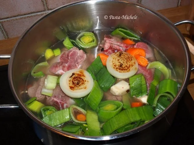 Rezept: Münsteraner Töttchen nach “Pinkus Müller“ (Münsterländer Kalbsragout) Bild Nr. 2 Münsteraner Töttchen nach “Pinkus Müller“ (Münsterländer Kalbsragout) - Rezept - Bild Nr. 2