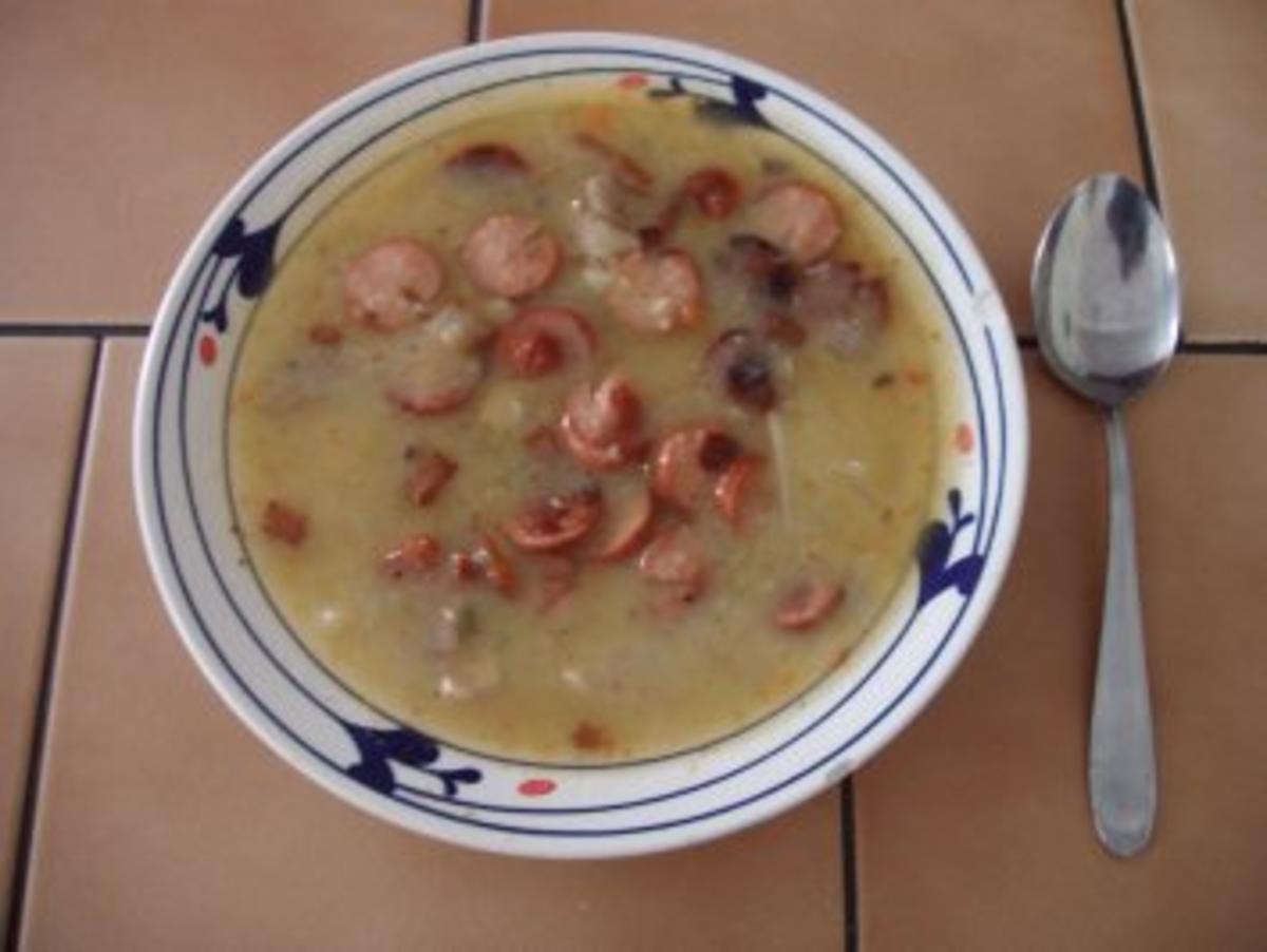 Kartoffelsuppe mit Suppenfleisch Rind und mittlere Kartoffeln - Rezept ...