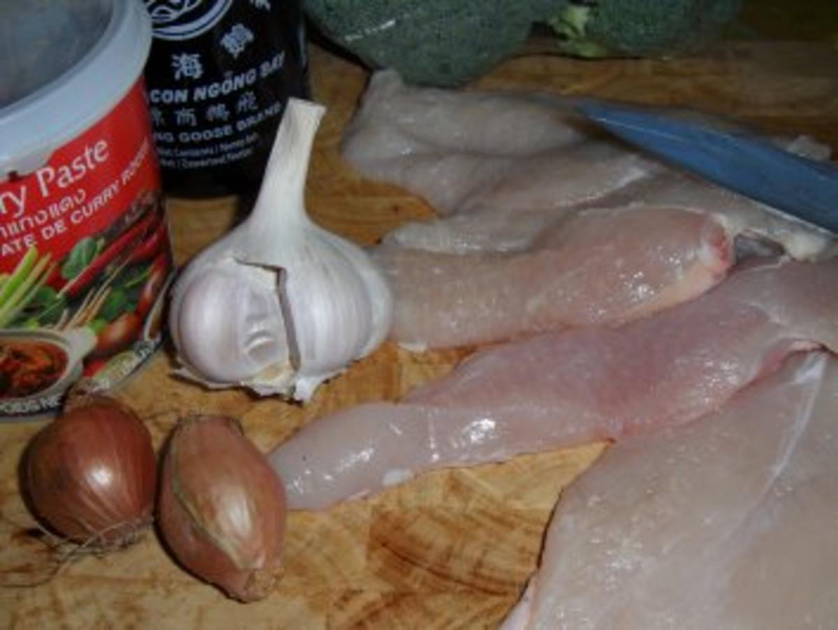 Gebratenes Hühnerfleisch mit Gemüse in Hoi-Sin-Sauce; scharf - Rezept - Bild Nr. 2