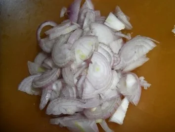 Gebratenes Hühnerfleisch mit Gemüse in Hoi-Sin-Sauce; scharf - Rezept - Bild Nr. 7