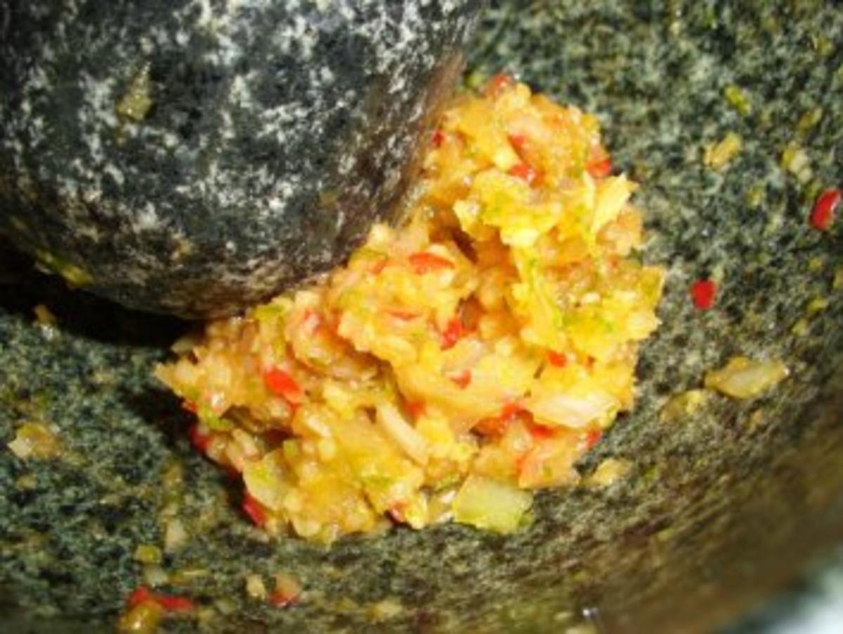 Suppe: Chilli-Kokos-Suppe mit Garnelen und Jacobsmuscheln - Rezept - Bild Nr. 4