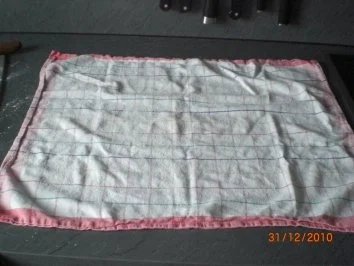 Sahne-Biskuitrolle - Rezept - Bild Nr. 7