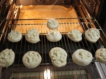 Rezept: Gefüllte Champignos Bild Nr. 5 Gefüllte Champignos - Rezept - Bild Nr. 5