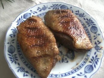 Rezept: Entenbrust in einer Hagebutten-Rotwein-Soße Bild Nr. 8 Entenbrust in einer Hagebutten-Rotwein-Soße - Rezept - Bild Nr. 8