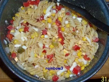 Rezept: Salat: Bunter Nudelsalat Bild Nr. 2 Salat: Bunter Nudelsalat - Rezept - Bild Nr. 2