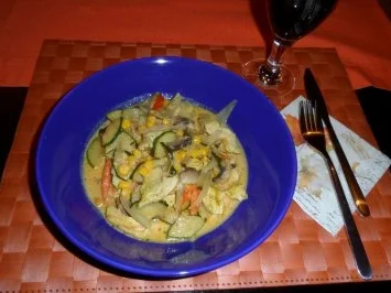 Zucchini-Gemüse-Kombination mit Putenfleisch - Rezept