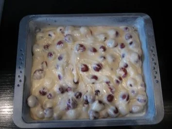 Sauerkirschkuchen mit Nußkruste - Rezept