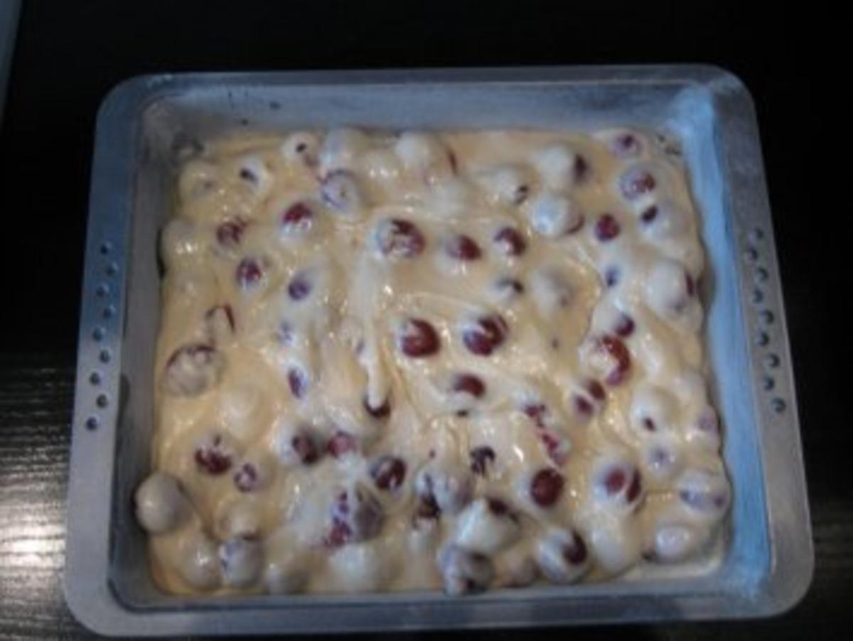 Sauerkirschkuchen mit Nußkruste - Rezept - kochbar.de