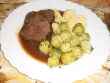 Rezept: Rinderschmorbraten ~ Rosenkohl Rinderschmorbraten ~ Rosenkohl - Rezept