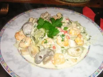 Pilzpfanne mit Garnelen und Bärlauchnudeln - Rezept