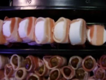 Rezept: Ziegenfrischkäse im Speckmantel-mit Bild Ziegenfrischkäse im Speckmantel-mit Bild - Rezept