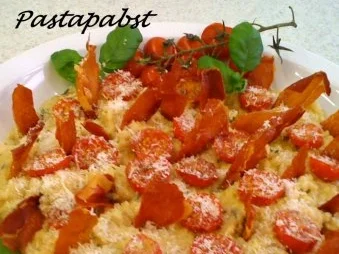 Rezept: Kräuter Risotto mit Ofentomaten und Prosciutto Kräuter Risotto mit Ofentomaten und Prosciutto - Rezept