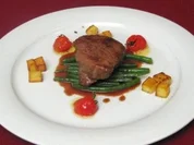 Argentinisches Rindersteak mit grünen Bohnen und Kartoffelwürfeln - Rezept