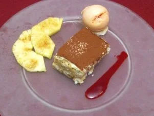 Caipirinha-Tiramisu an Blutorangen-Sorbet und karamellisierter Ananas - Rezept
