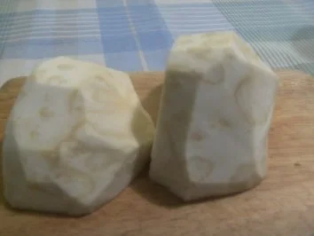 Selleri-Kartoffel-Süppchen mit Lachsstreifen - Rezept - Bild Nr. 2