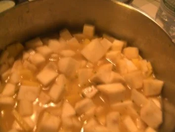 Selleri-Kartoffel-Süppchen mit Lachsstreifen - Rezept - Bild Nr. 5