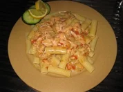 Tortiglioni mit beschwipstem Lachssößchen - Rezept