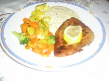 Rezept: Schollenfilet Müllerin mit buntem Gemüsetrio Schollenfilet Müllerin mit buntem Gemüsetrio - Rezept