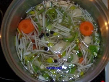 Kochen: Gemüsebrühe mit Nudeln - Rezept - Bild Nr. 3