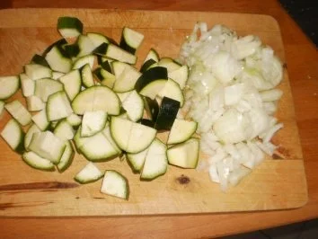 Schinkennudeln ~ Zucchini-Tomatensauce - Rezept - Bild Nr. 4