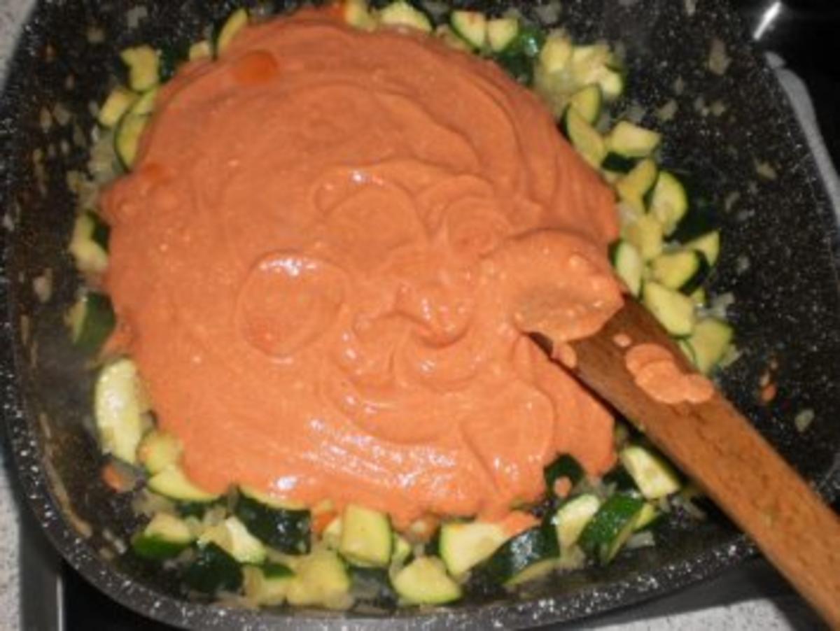 Schinkennudeln ~ Zucchini-Tomatensauce - Rezept - Bild Nr. 8