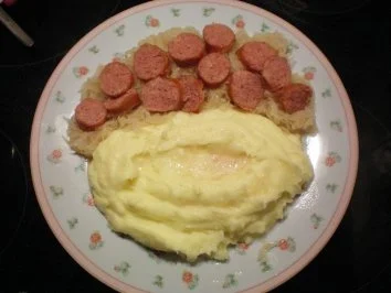 Sauerkraut mit Mettwurst - Rezept