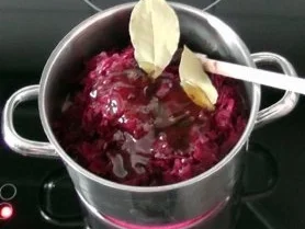 Rotkohl mit Apfel und Honig - Rezept - Bild Nr. 4